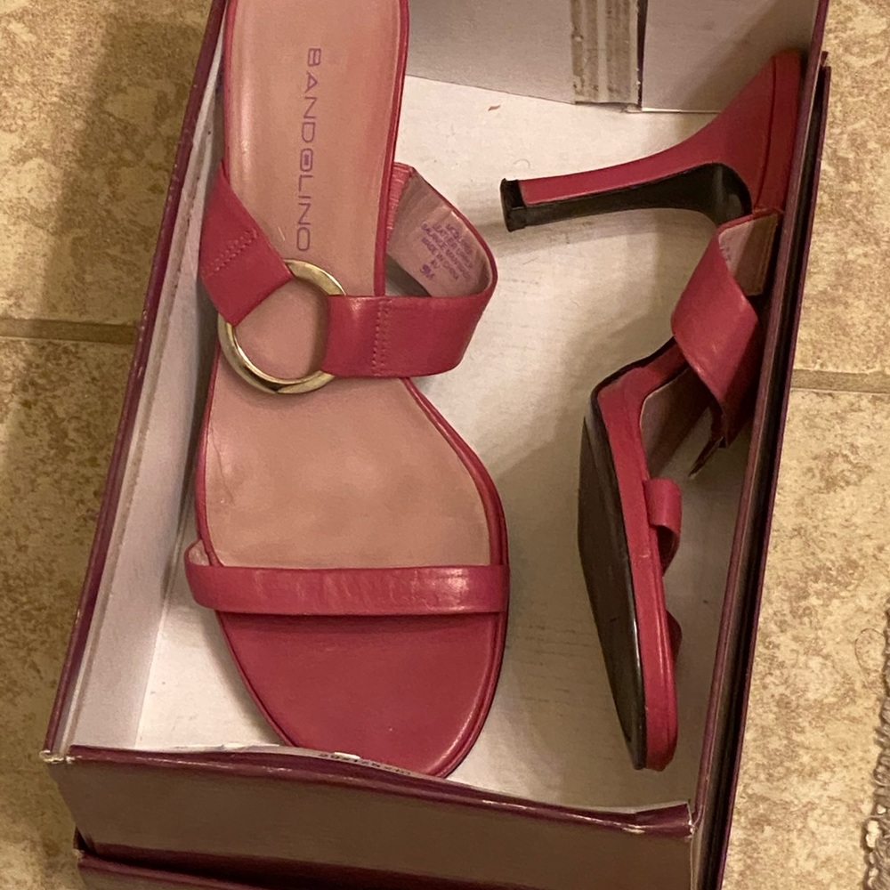 Shoes.  Sandal slide